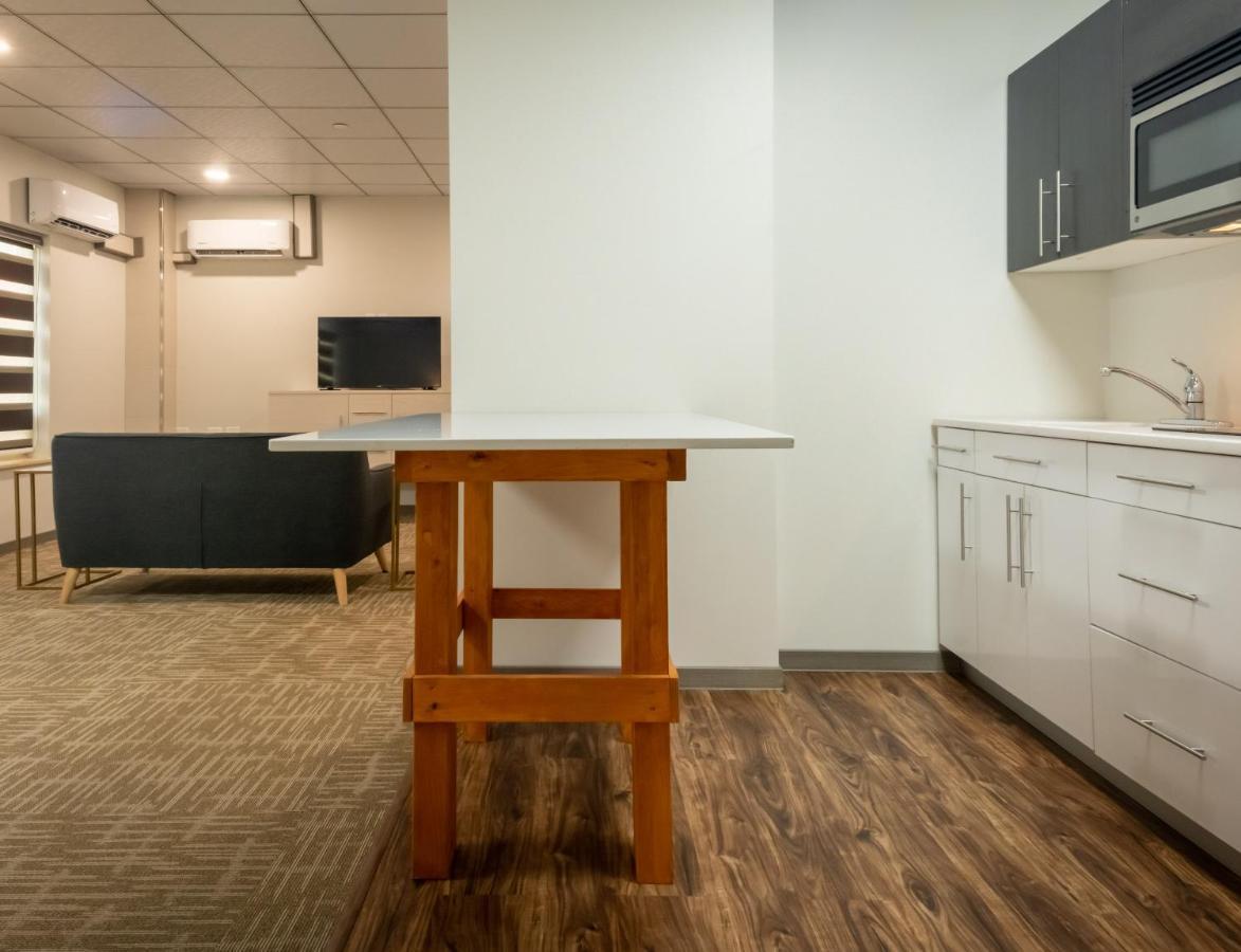 Quality Inn Sunshine Suites เทอร์เรส ภายนอก รูปภาพ