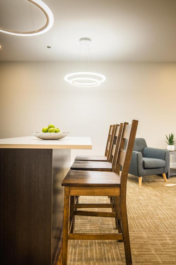 Quality Inn Sunshine Suites เทอร์เรส ภายนอก รูปภาพ