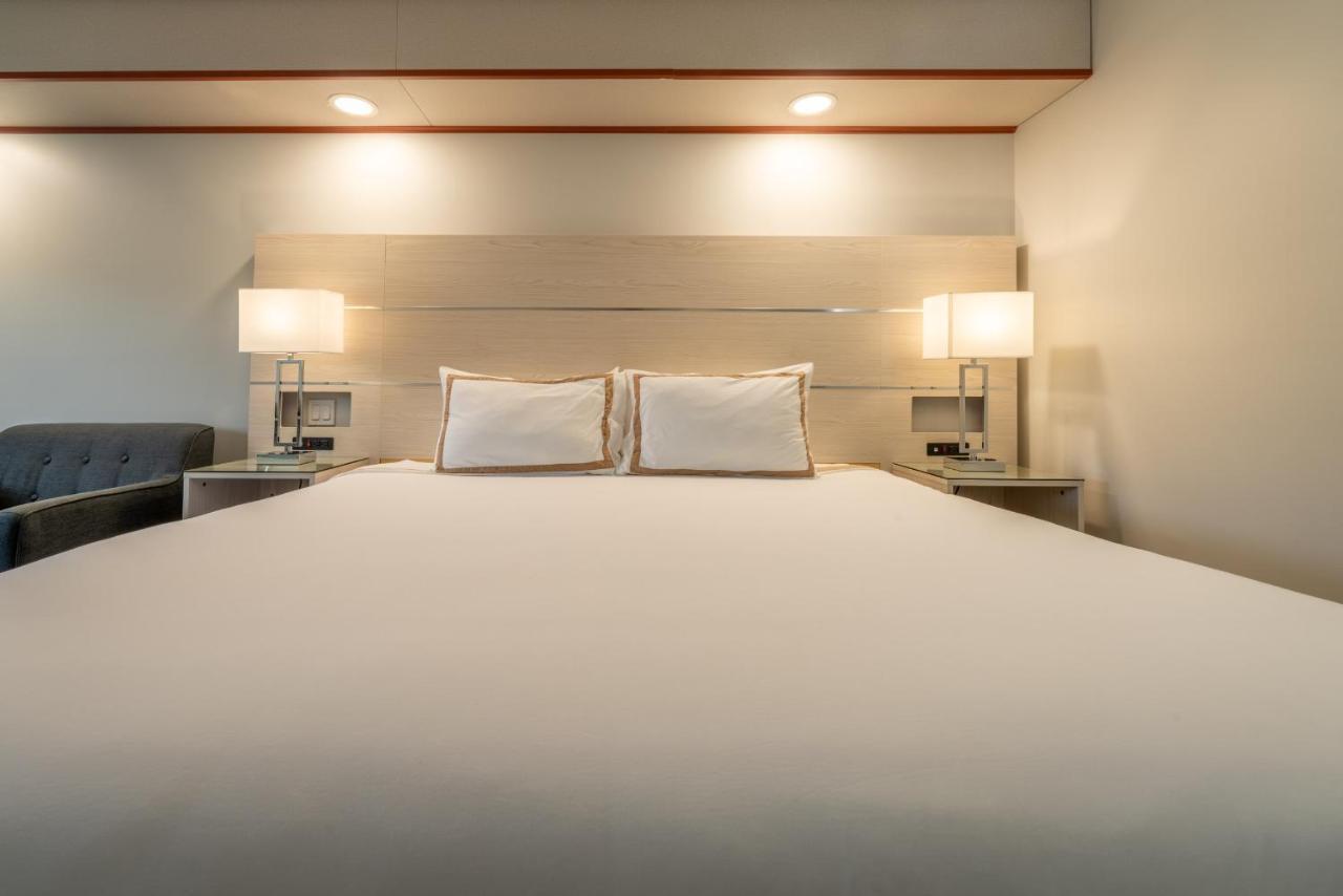 Quality Inn Sunshine Suites เทอร์เรส ภายนอก รูปภาพ