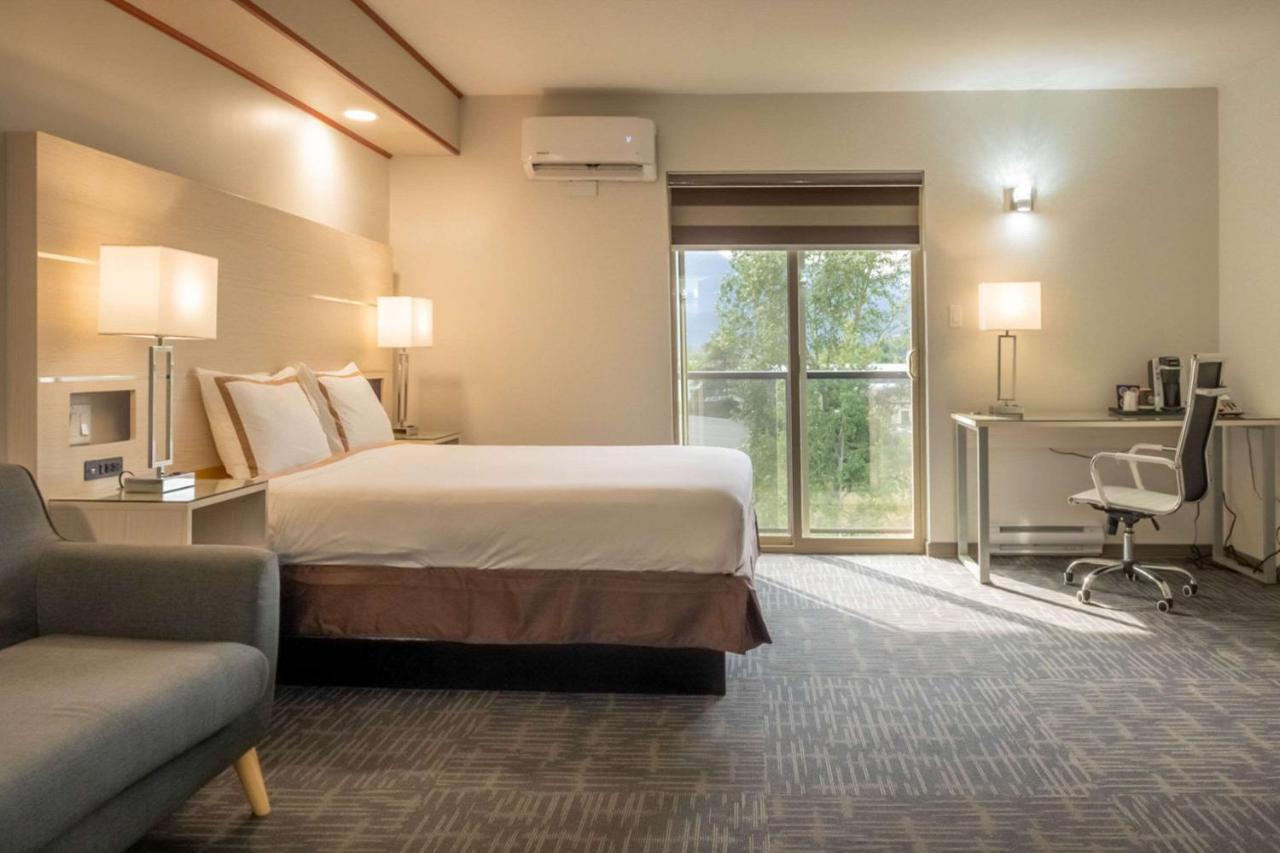 Quality Inn Sunshine Suites เทอร์เรส ภายนอก รูปภาพ