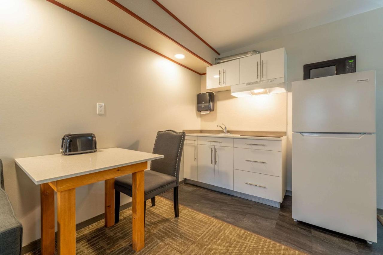 Quality Inn Sunshine Suites เทอร์เรส ภายนอก รูปภาพ